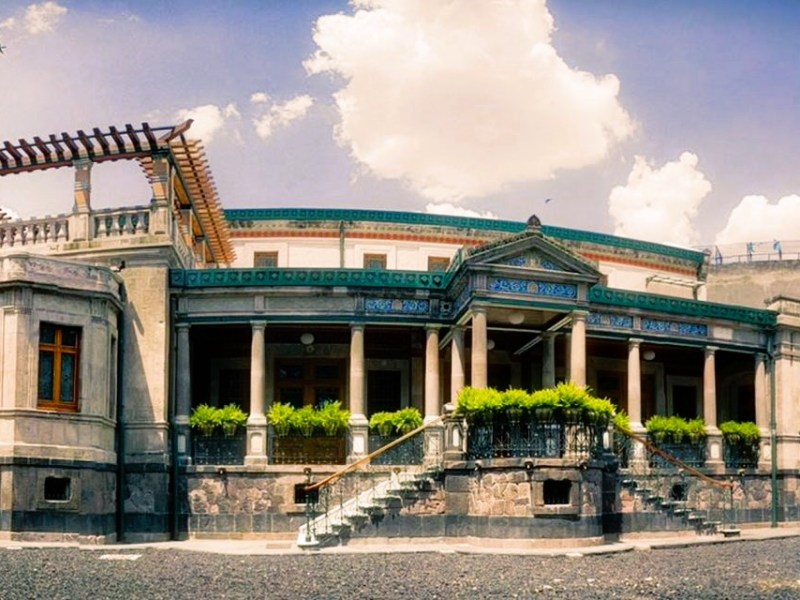 Visitando a Antonieta Rivas&nbsp;Mercado